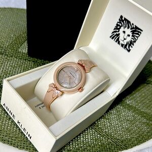 🖤NIB💕Anne Klein Glitter Accented Enamel Bow Bracelet Watch w/ Pink MOP Dial